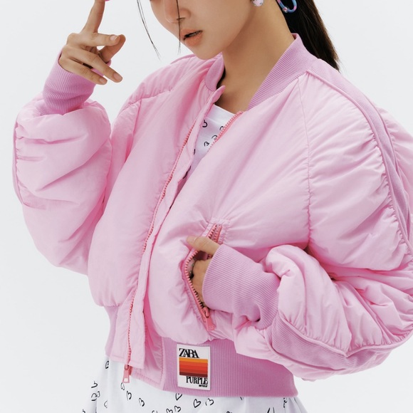 Bomber Purple Magazine - Picture 6 of 13